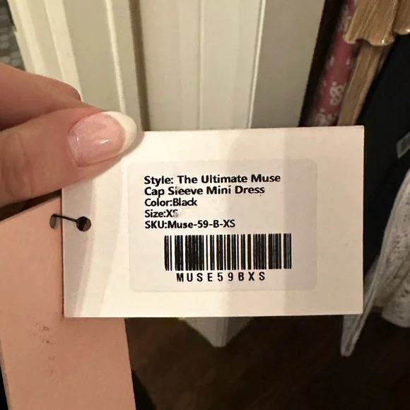 NWT - Odd Muse - The Ultimate Muse Cap Sleeve Mini Dress - Picture 4 of 6